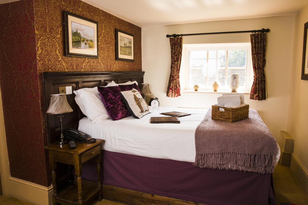 The Crown At Marnhull Hotel Sturminster Newton Room photo